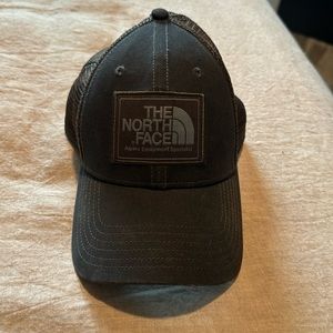 North face hat grey
